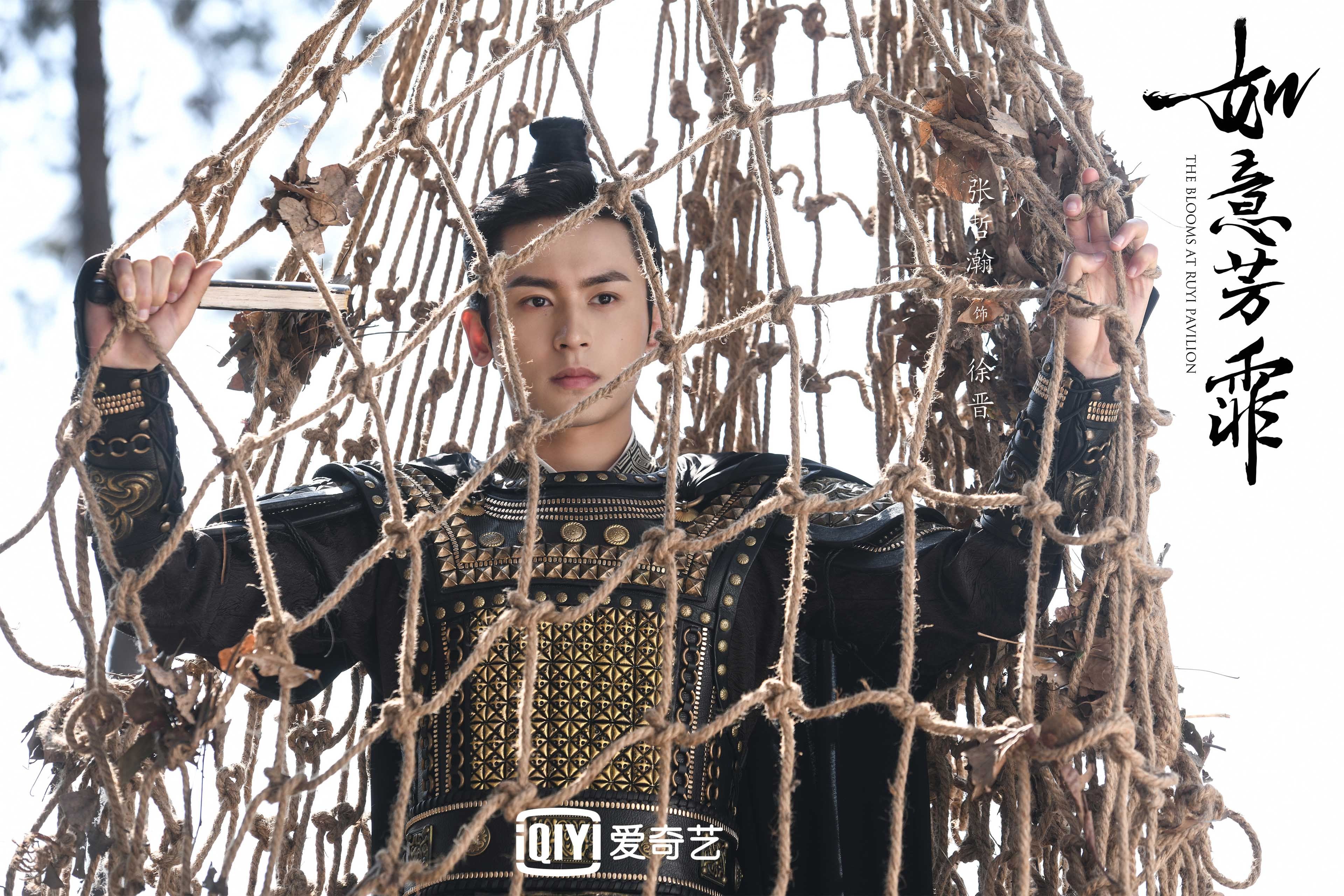 _冰雪之上:冰雕赛场中的网球盛会_,冰雪大世界冰雕比赛