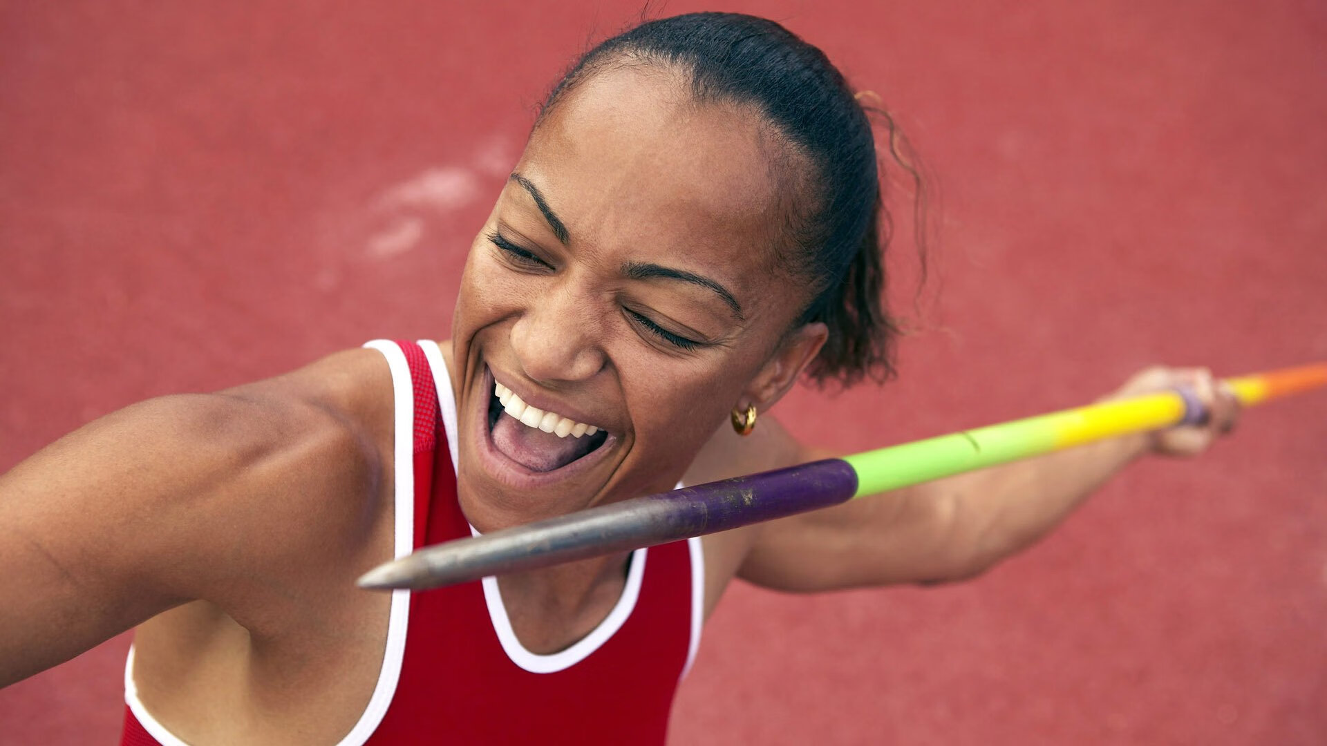 赛场之外运动员公益行动频频传递正能量引人关注，运动员公益广告